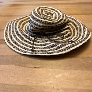 Woman's Leopard Stripe Paper Braid Hat